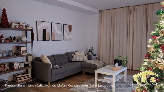 Kiera - Salon à Noël